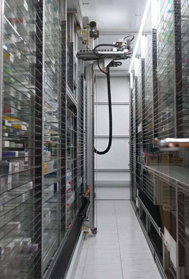 Il magazzino robotizzato della Farmacia Salvaneschi